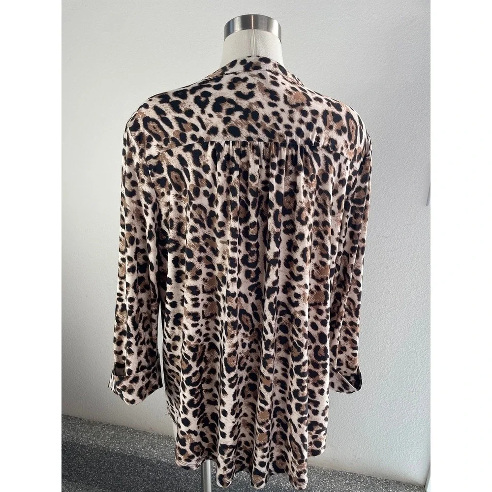 Cocomo Woman Plus 2X Leopard Animal Print Button Front Blouse Tunic Top Shirt‎